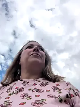 Nicoleevien – webcam model profile photo Image 10