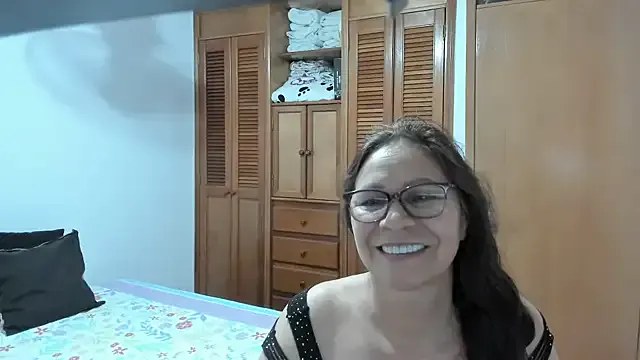 CaseyCumFace – webcam model profile photo Image 10