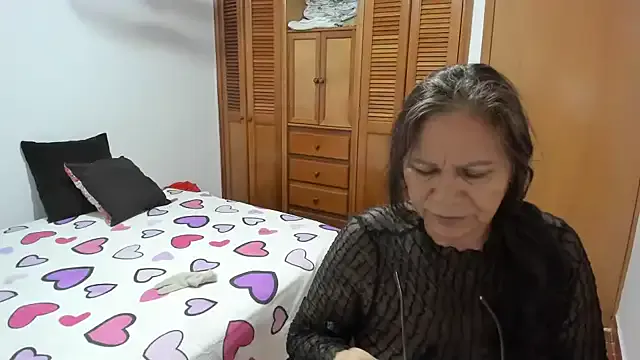 CaseyCumFace – webcam model profile photo Image 14