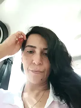 BaddieBellaUK – webcam model profile photo Image 12