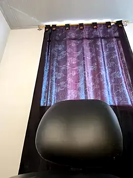 Alirawrz – webcam model profile photo Image 4