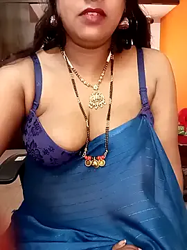 Elenascrib – webcam model profile photo Image 2