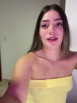 babyaylin – webcam model profile photo Image 11