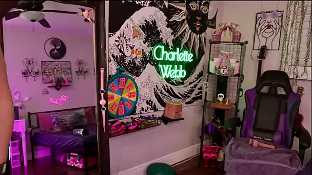 RollDolls – webcam model profile photo Image 3