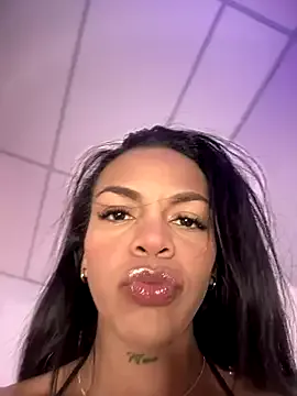 hot_wife_35 – webcam model profile photo Image 3