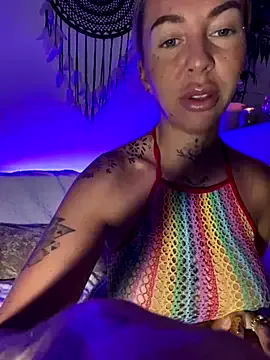 Almmaxxxx – webcam model profile photo Image 4