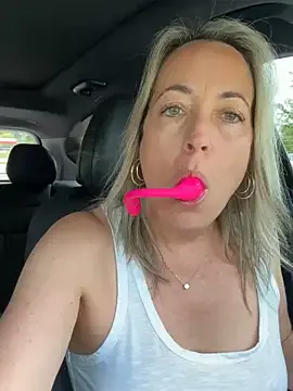 STRIP_GLOW – webcam model profile photo Image 10