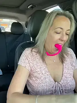 STRIP_GLOW – webcam model profile photo Image 13