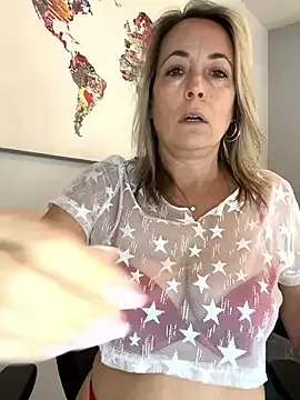 STRIP_GLOW – webcam model profile photo Image 15