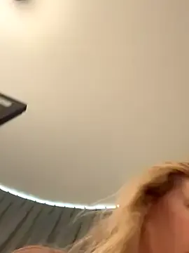 trixie_taylor – webcam model profile photo Image 9