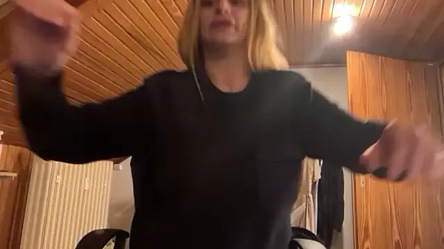 -teenytiny- – webcam model profile photo Image 17