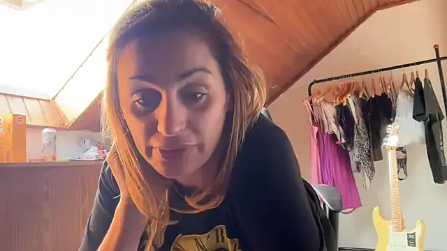 -teenytiny- – webcam model profile photo Image 2