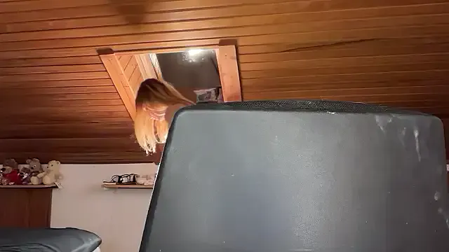 -teenytiny- – webcam model profile photo Image 8