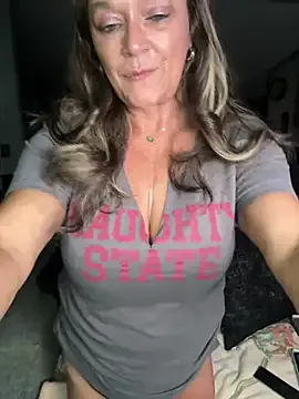 sareandrob – webcam model profile photo Image 2