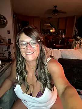 sareandrob – webcam model profile photo Image 4