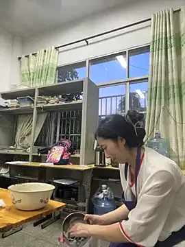 WhistledCutup – webcam model profile photo Image 11