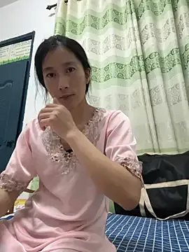 WhistledCutup – webcam model profile photo Image 13