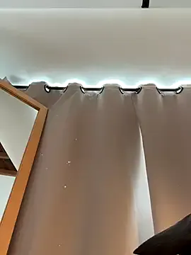 husa_Malikaa – webcam model profile photo Image 14