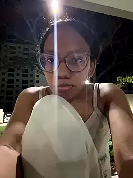 Your-Vedika – webcam model profile photo Image 10