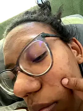 Your-Vedika – webcam model profile photo Image 19