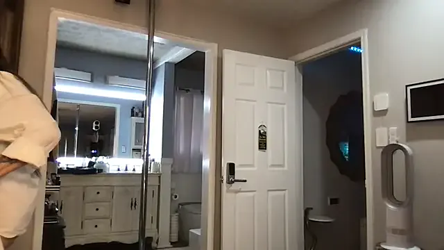 AngelBlushXXX – webcam model profile photo Image 3