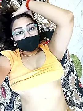 YoungSquad – webcam model profile photo Image 12