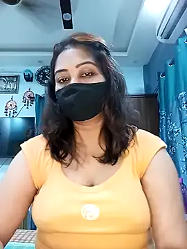 YoungSquad – webcam model profile photo Image 16