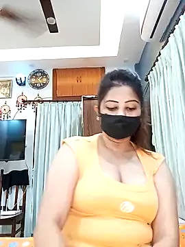 YoungSquad – webcam model profile photo Image 3