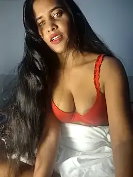 STRIP_GLOW – webcam model profile photo Image 15