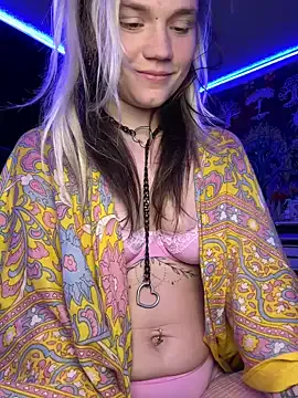 Wkatte – webcam model profile photo Image 4