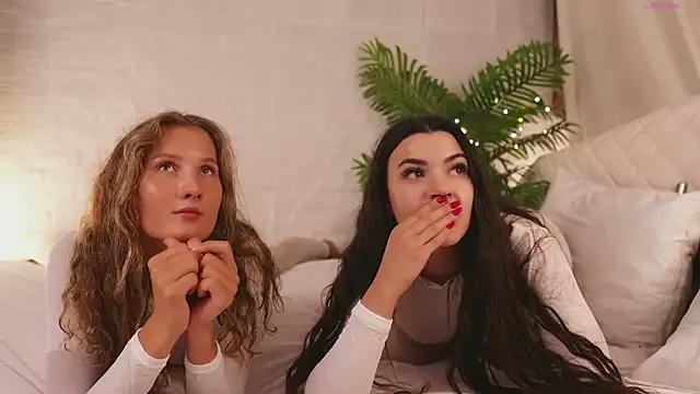 Gorisundari – webcam model profile photo Image 4