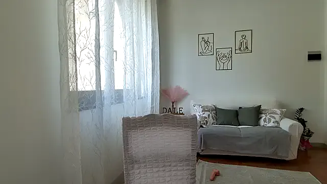 Samira-Summer – webcam model profile photo Image 8