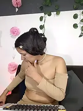 Miamix2 – webcam model profile photo Image 13