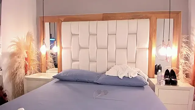 Adeles_vibes – webcam model profile photo Image 2