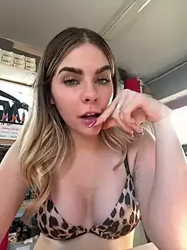 Milina123456 – webcam model profile photo Image 2