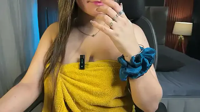 nadia_bliss – webcam model profile photo Image 13