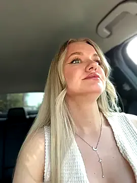 MondoNeko – webcam model profile photo Image 14