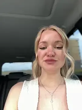 MondoNeko – webcam model profile photo Image 15