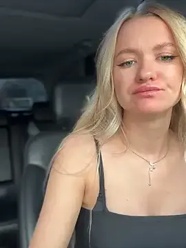 MondoNeko – webcam model profile photo Image 2