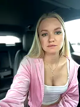 MondoNeko – webcam model profile photo Image 3