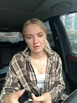 MondoNeko – webcam model profile photo Image 7