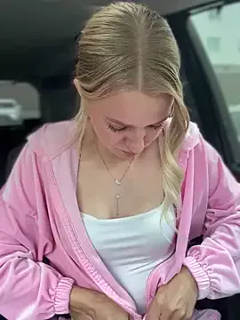 MondoNeko – webcam model profile photo Image 9