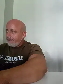 myriambirkett – webcam model profile photo Image 2