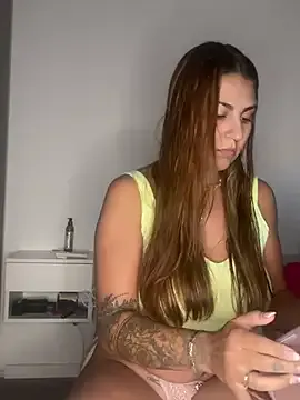 AllaTousNew – webcam model profile photo Image 2