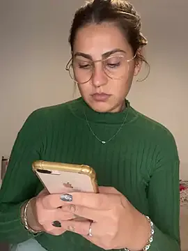 AllaTousNew – webcam model profile photo Image 7