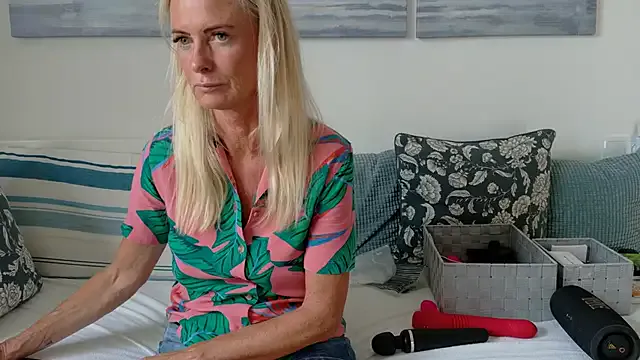 Horny-Mommy-Dirty – webcam model profile photo Image 6