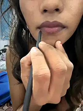 emma4xxx – webcam model profile photo Image 4