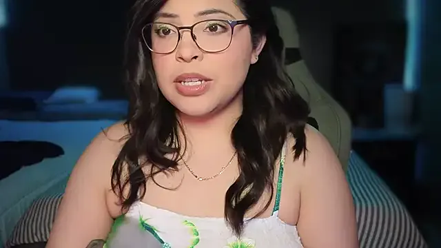 Eden-top – webcam model profile photo Image 14