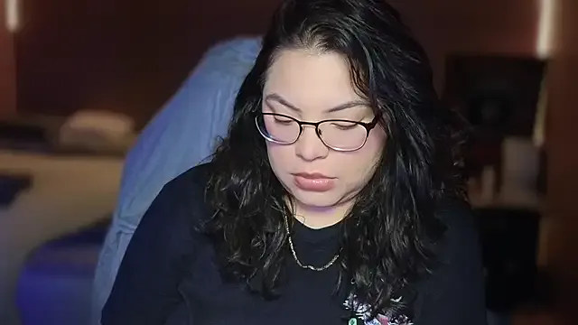 Eden-top – webcam model profile photo Image 17