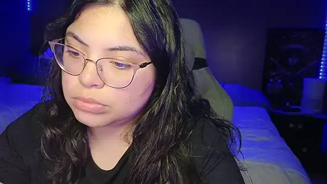 Eden-top – webcam model profile photo Image 4